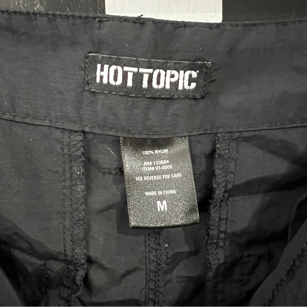 Hot Topic Black Nylon Cargo Pants (M) - Picture 4 of 4